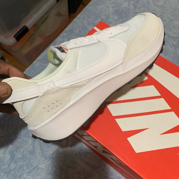 MENS NIKE SNEAKERS NEW IN BOX SIZE 101/2 / 11 / 12 / 3 PAIR AVAILABLE - Picture 9 of 10